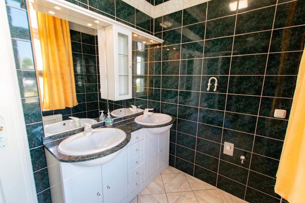 Villa Bertha App. Emmelly Sellin  Exteriör bild